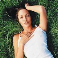 Angelina Jolie Dibikin Repot Tato